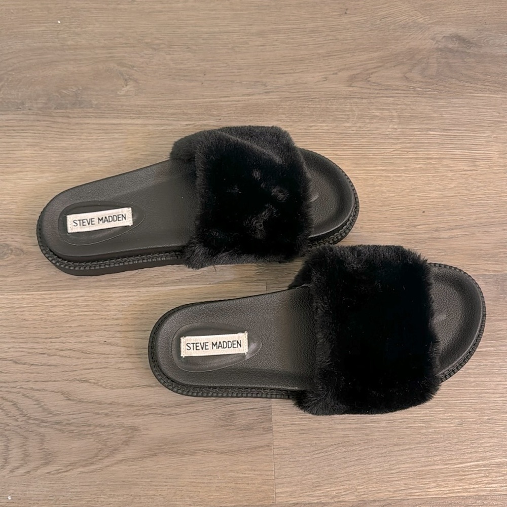 Steven Madden Black Multi Slides